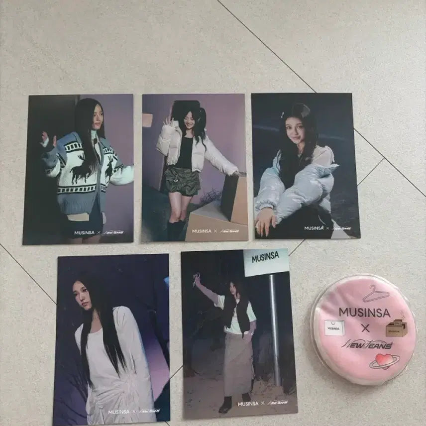 [BUNJANG] Musinsa X NewJeans Photocard Bundle Set / 무신사 X 뉴진스 포토엽서 5장, 핫팩 팝니다