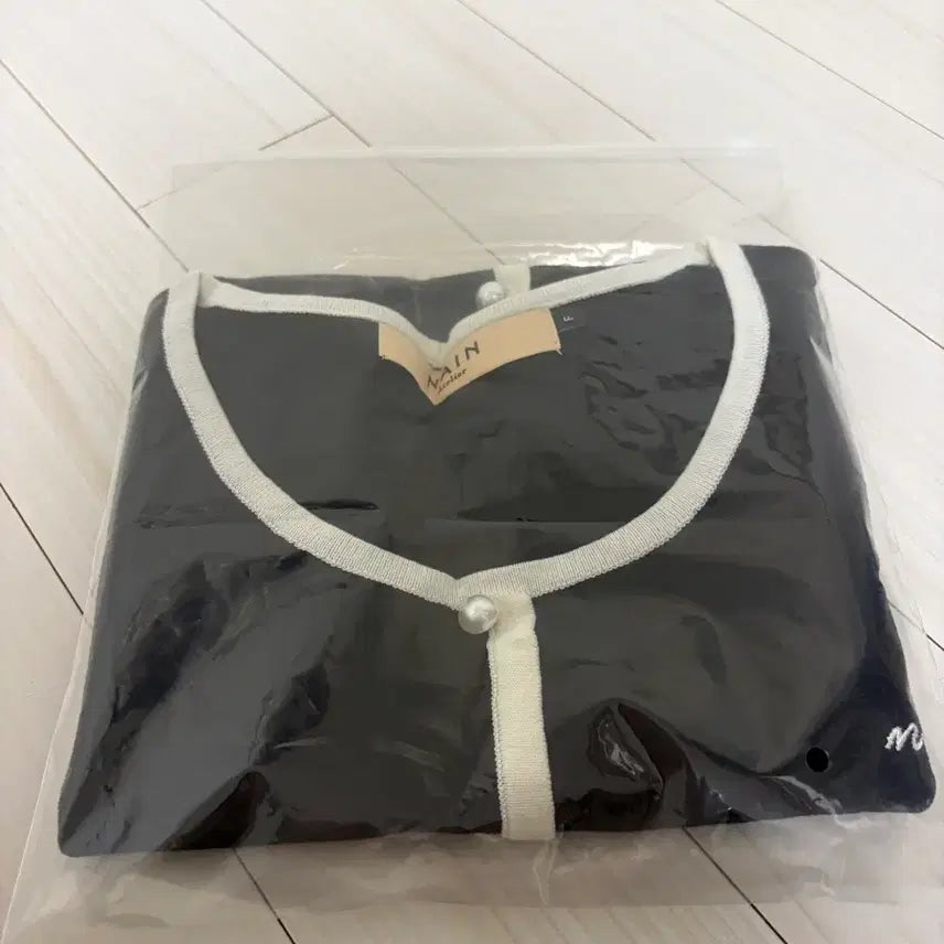 [BUNJANG] Atelier Nine Sleeveless Knit Top / 아틀리에 나인 반소매 니트
