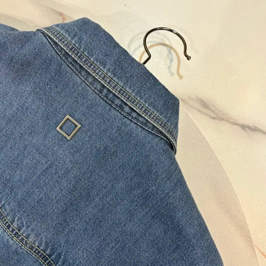 [BUNJANG] Wooyoungmi Back Square Tab Denim Jacket / 우영미 백스퀘어탭 청자켓 48사이즈