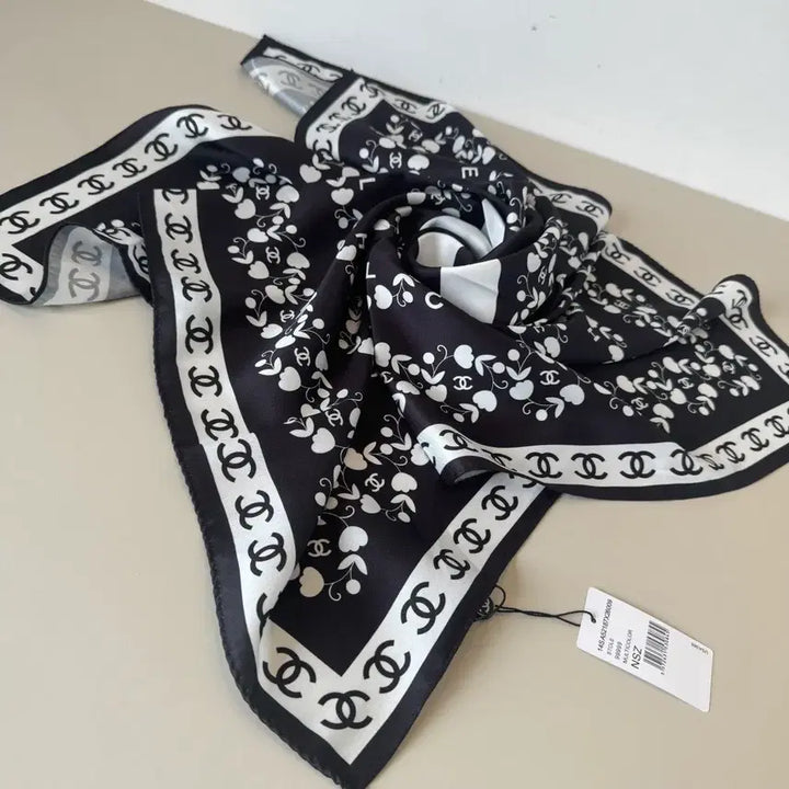 [BUNJANG] Chanel Black Logo Scarf / 샤넬 블랙 스카프