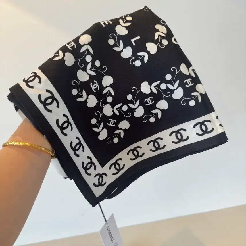 [BUNJANG] Chanel Black Logo Scarf / 샤넬 블랙 스카프