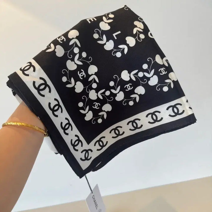 [BUNJANG] Chanel Black Logo Scarf / 샤넬 블랙 스카프