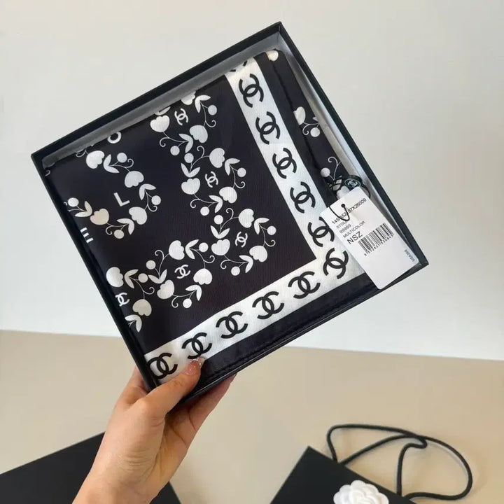 [BUNJANG] Chanel Black Logo Scarf / 샤넬 블랙 스카프
