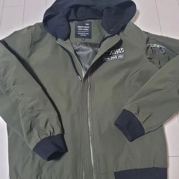 [BUNJANG] URBAN CREW Hooded Flight Bomber Jacket / URBAN CREW 후드 항공 점퍼 카키