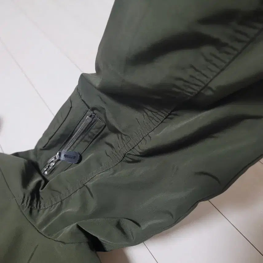 [BUNJANG] URBAN CREW Hooded Flight Bomber Jacket / URBAN CREW 후드 항공 점퍼 카키