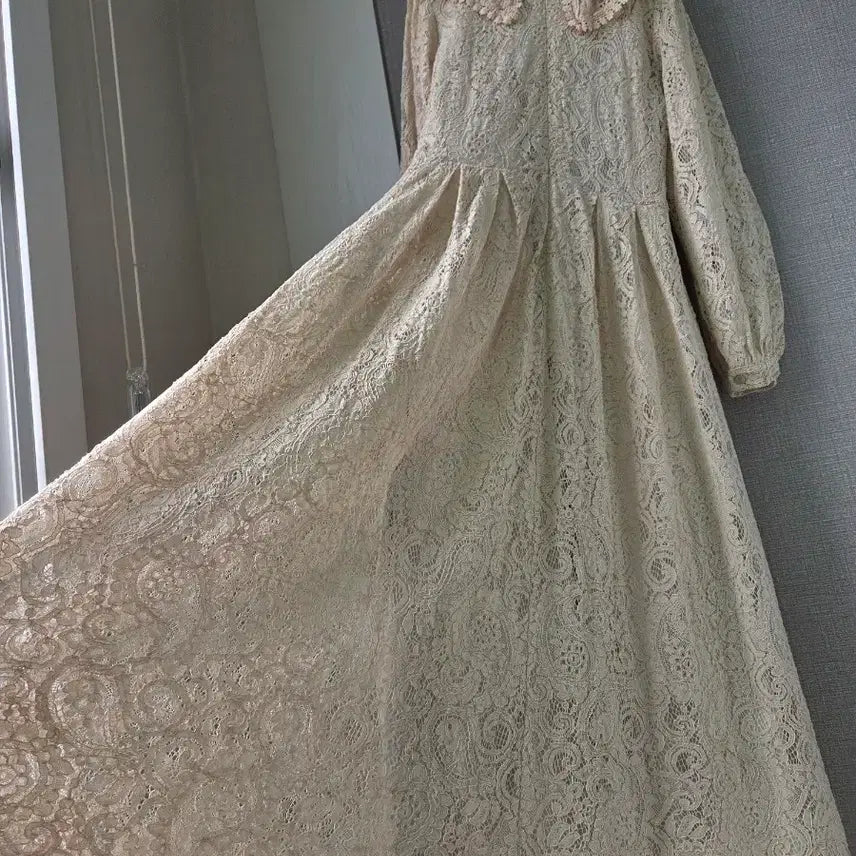 [BUNJANG] Alllace Big Collar Volume Sleeve Maxi Dress / 올레이스 빅카라 볼륨소매 풍성맥시원피스