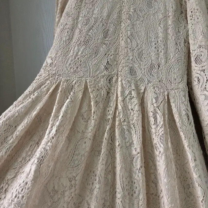 [BUNJANG] Alllace Big Collar Volume Sleeve Maxi Dress / 올레이스 빅카라 볼륨소매 풍성맥시원피스