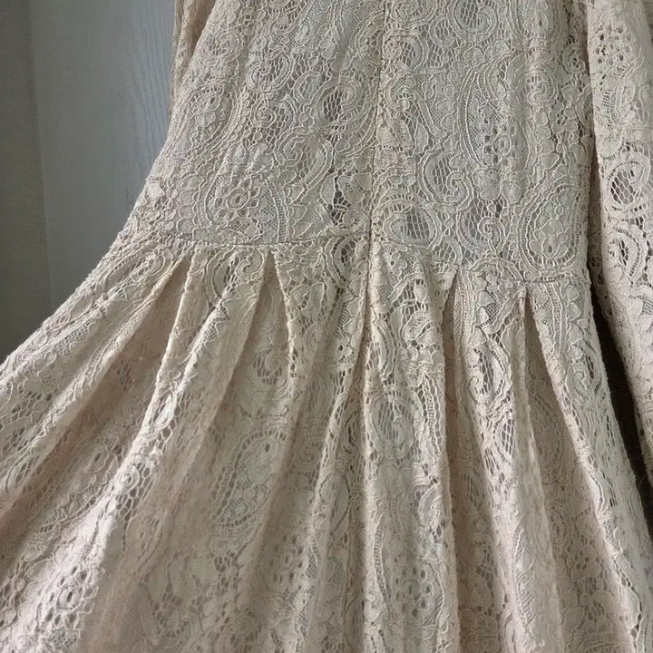 [BUNJANG] Alllace Big Collar Volume Sleeve Maxi Dress / 올레이스 빅카라 볼륨소매 풍성맥시원피스