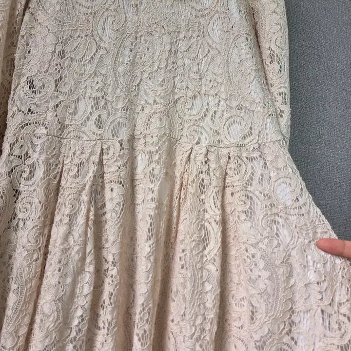 [BUNJANG] Alllace Big Collar Volume Sleeve Maxi Dress / 올레이스 빅카라 볼륨소매 풍성맥시원피스