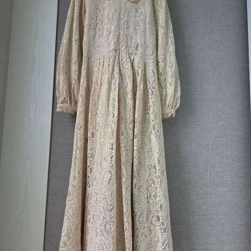 [BUNJANG] Alllace Big Collar Volume Sleeve Maxi Dress / 올레이스 빅카라 볼륨소매 풍성맥시원피스