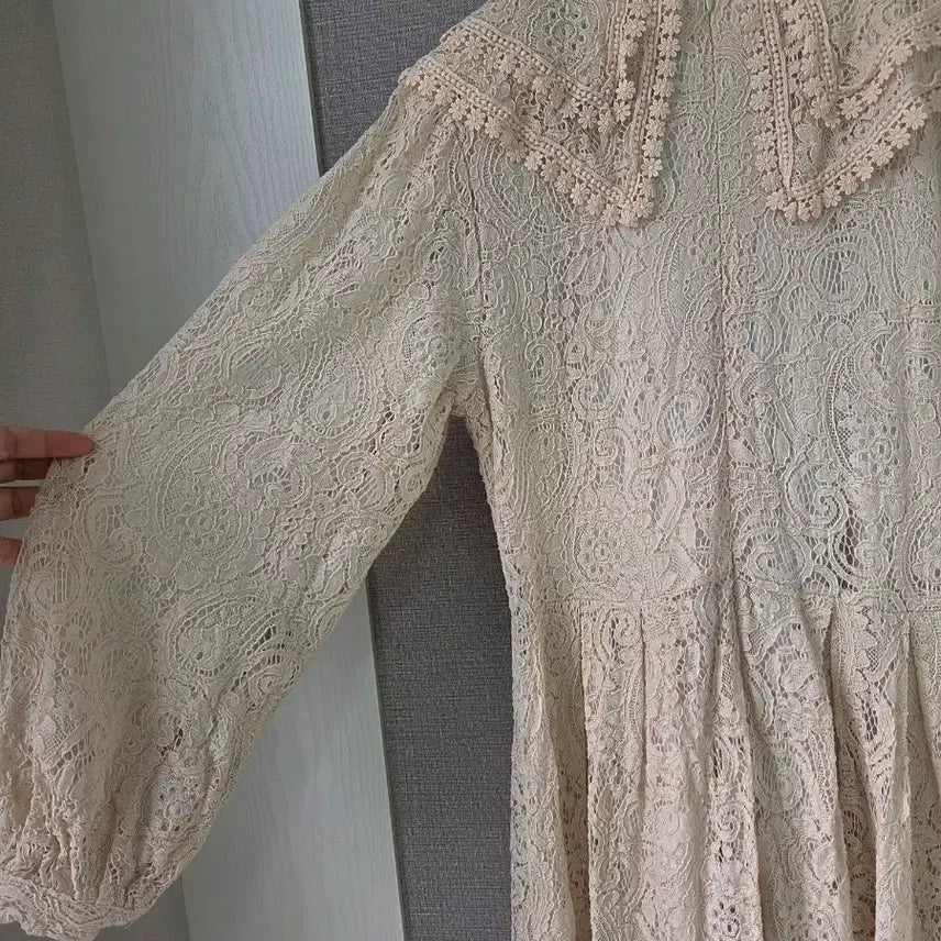 [BUNJANG] Alllace Big Collar Volume Sleeve Maxi Dress / 올레이스 빅카라 볼륨소매 풍성맥시원피스