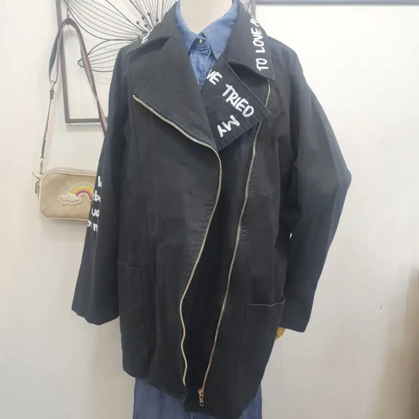 [BUNJANG] VAN AKE Lettering Black Jacket / 반 에이크 VAN AKE  레터링 블랙  자켓 free