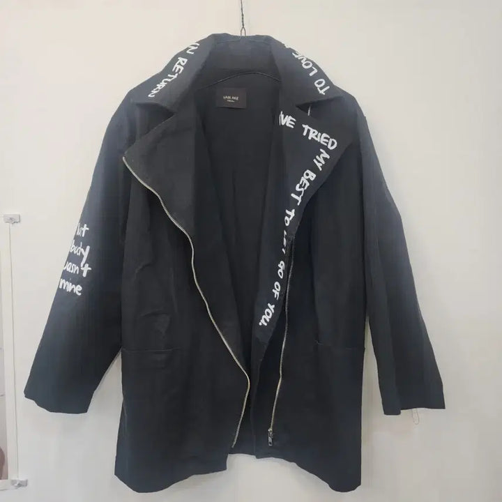 [BUNJANG] VAN AKE Lettering Black Jacket / 반 에이크 VAN AKE  레터링 블랙  자켓 free