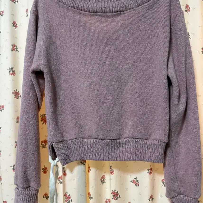 [BUNJANG] Crank Off-Shoulder V-Neck Ribbon Warmer Knit / 크랭크 오프숄더 브이넥 리본 워머 니트