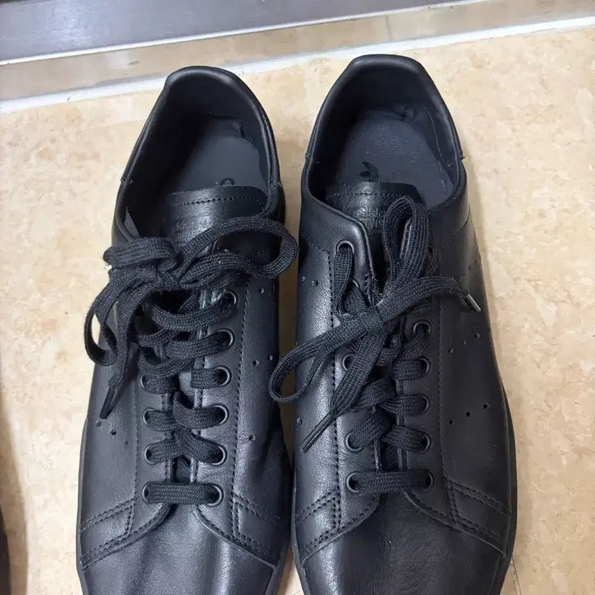 [SOLD OUT] 아디다스 스탠스미스 데콘 블랙 255