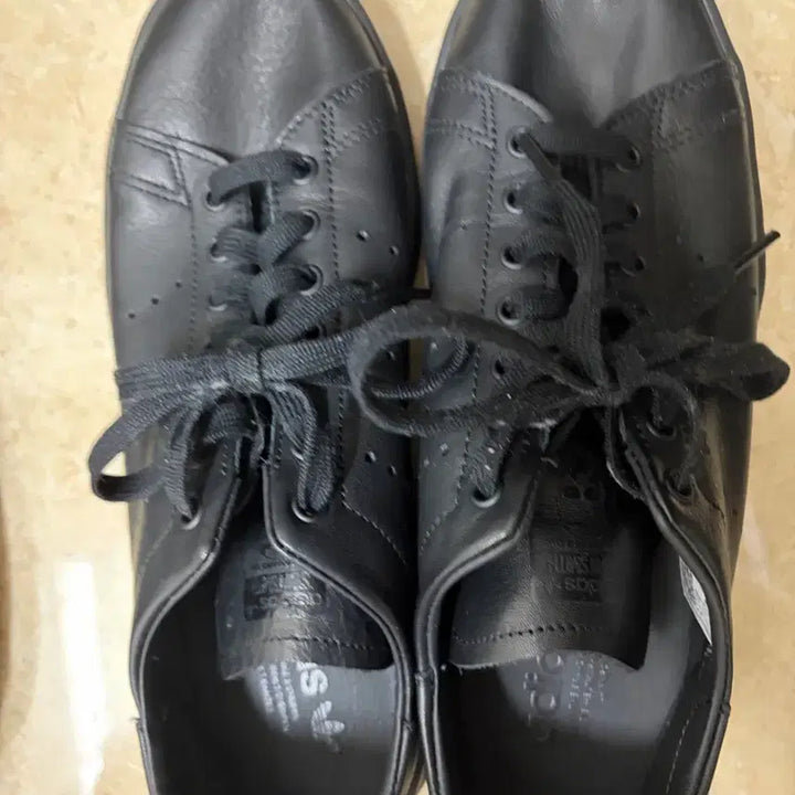 [SOLD OUT] 아디다스 스탠스미스 데콘 블랙 255