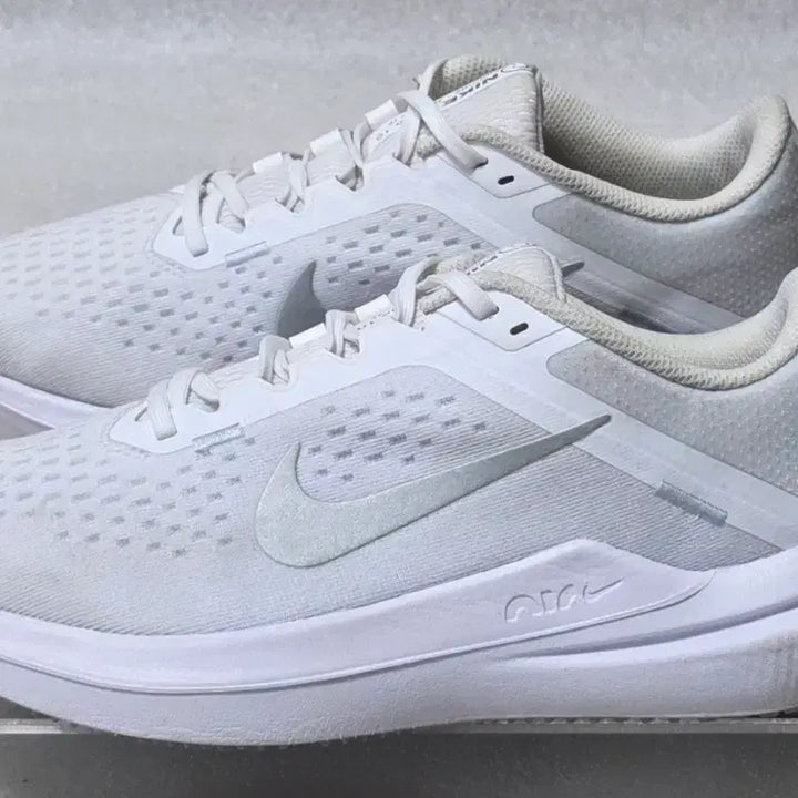 [SOLD OUT] 나이키 Nike 윈플로 10 러닝화 조깅화 여성용 250