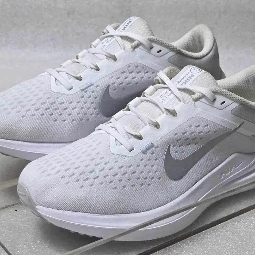 [SOLD OUT] 나이키 Nike 윈플로 10 러닝화 조깅화 여성용 250