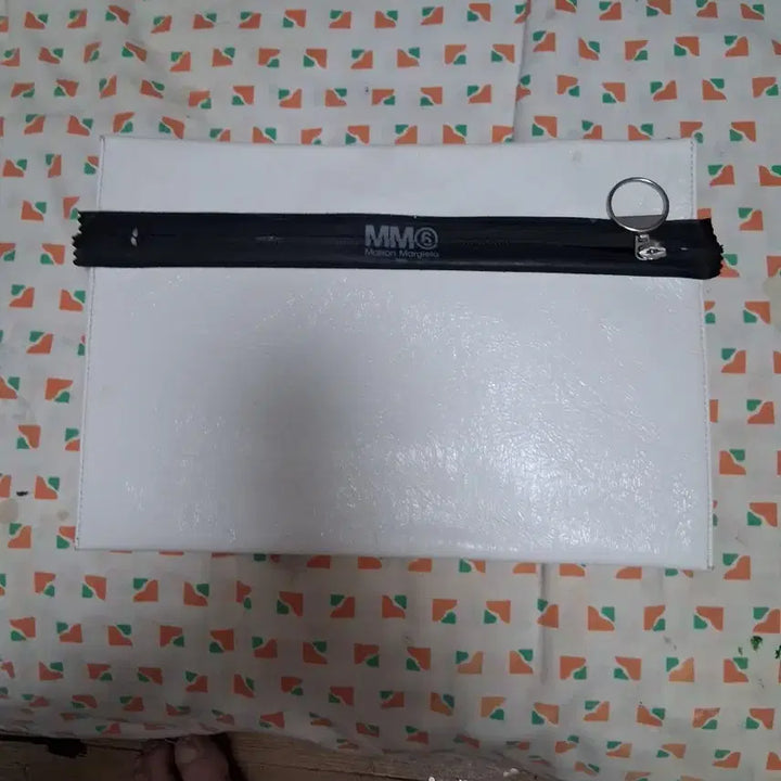 [BUNJANG] MM6 Maison Margiela White Leather Clutch Bag / MM6-미사용-메종 마르지엘라 화이트 클러치 백