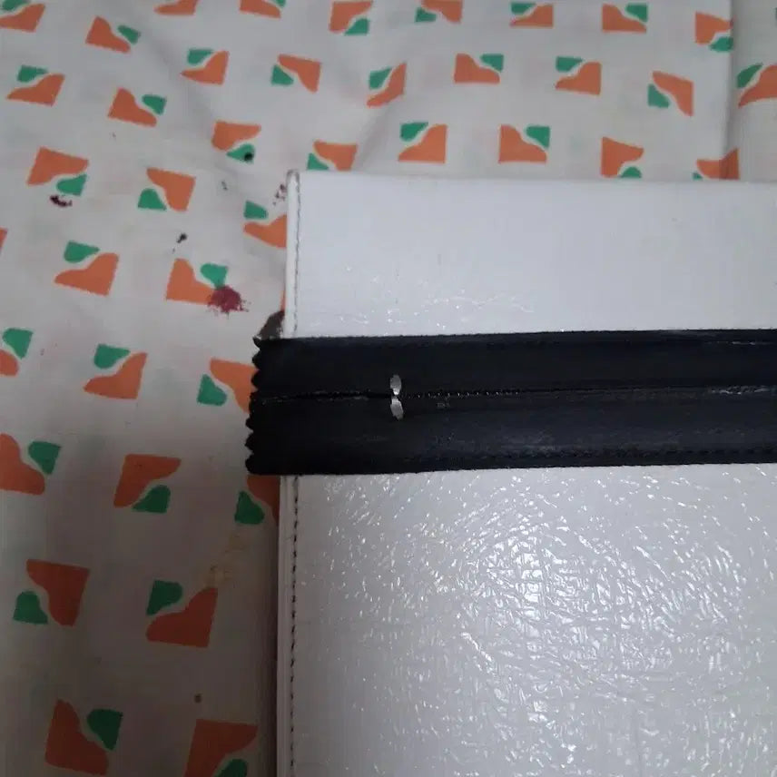 [BUNJANG] MM6 Maison Margiela White Leather Clutch Bag / MM6-미사용-메종 마르지엘라 화이트 클러치 백