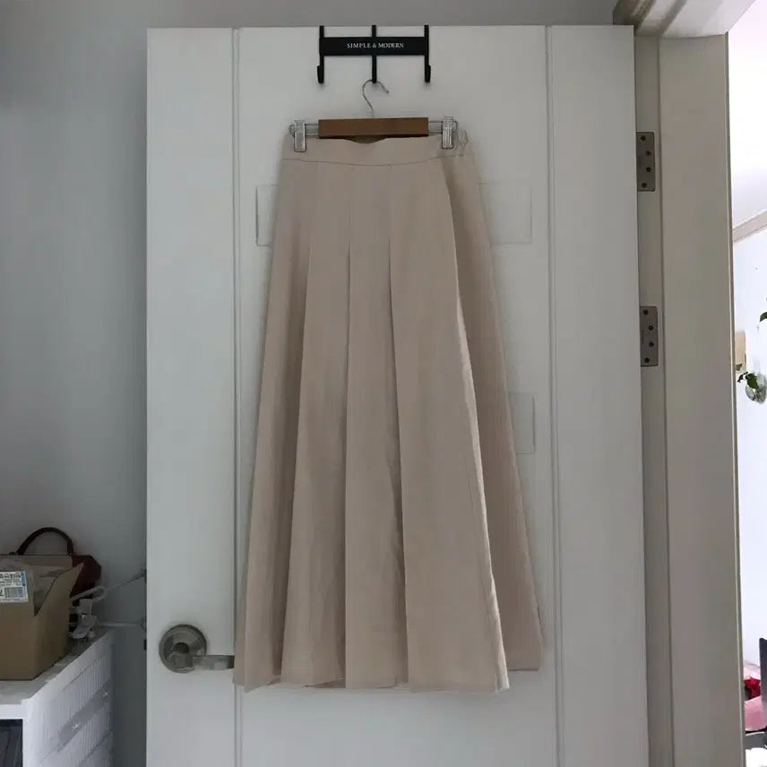 [BUNJANG] Beige Pleated Long Skirt / 베이지 플리츠 스커트