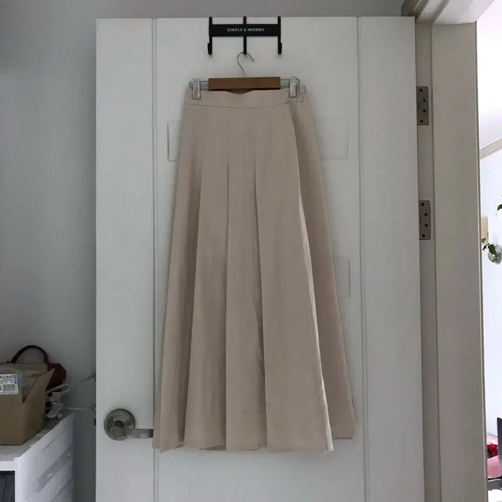 [BUNJANG] Beige Pleated Long Skirt / 베이지 플리츠 스커트