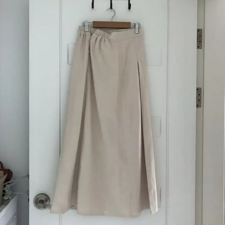 [BUNJANG] Beige Pleated Long Skirt / 베이지 플리츠 스커트