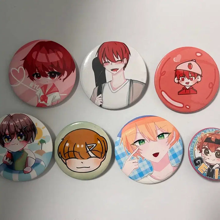 [BUNJANG] Lee Know (Stray Kids) Unofficial Pin Badge / 리레볼루션 비공식 핀뱃지 (일괄)