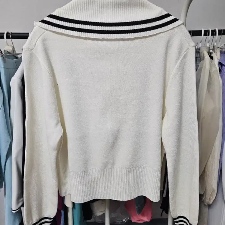 [SOLD OUT] 화이트 니트 집업 가디건