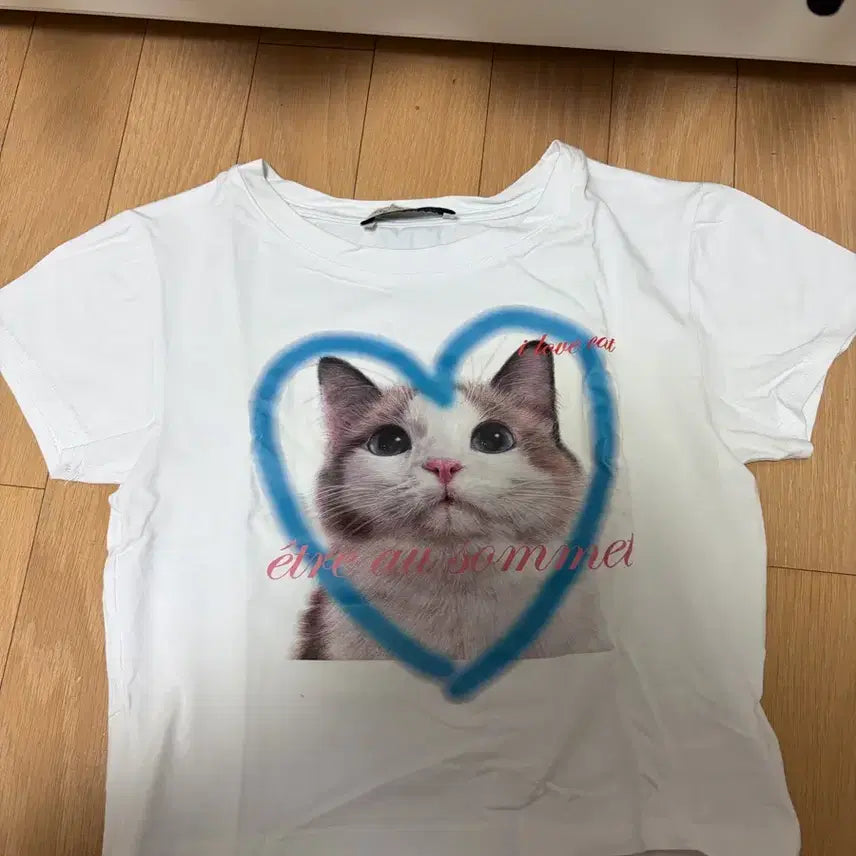 [BUNJANG] Ethosome Heart Cat Face Cropped Half T-shirt / 에트오소메 하트 캣 페이스 하프 티셔츠 여성 크롭 반팔 화이트
