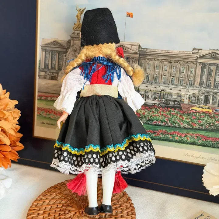 [BUNJANG] Vintage European Girl Doll Figurine / 유럽풍 빈티지 소녀 인형 피규어 장식품