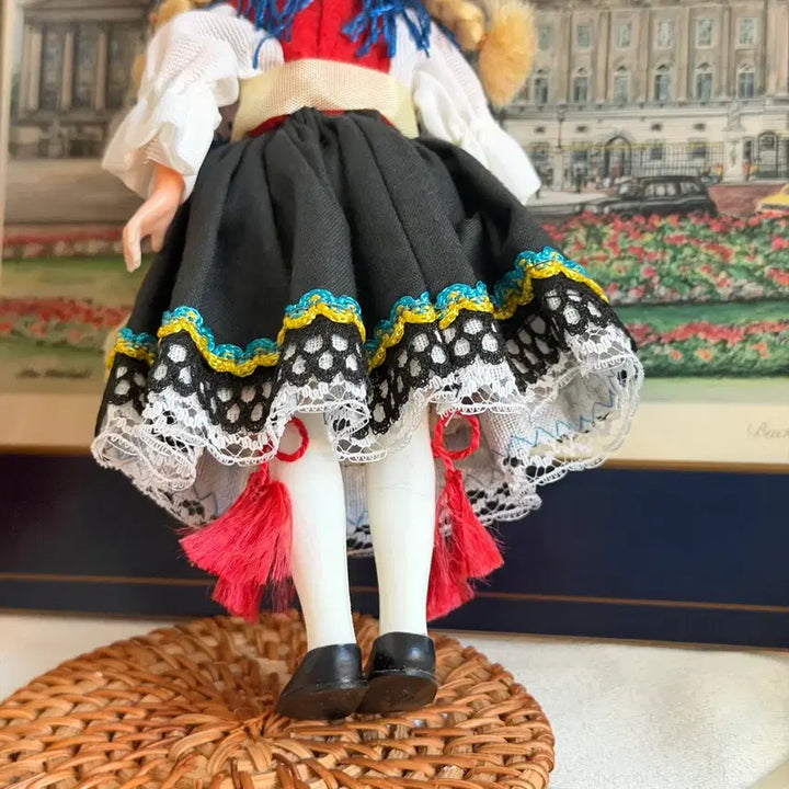 [BUNJANG] Vintage European Girl Doll Figurine / 유럽풍 빈티지 소녀 인형 피규어 장식품