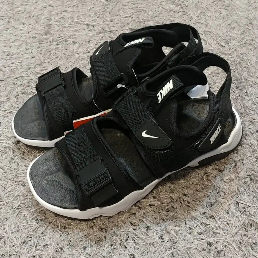 [BUNJANG] Nike Canyon Sandals (New) 250 / 나이키 캐년 샌들 (새상품) 250