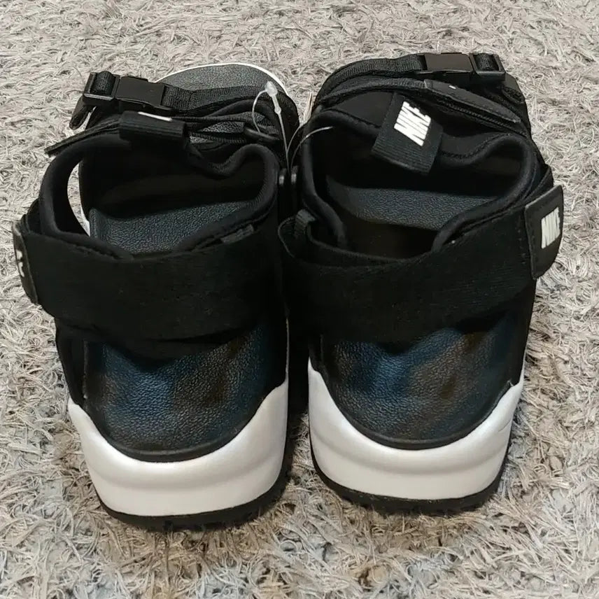 [BUNJANG] Nike Canyon Sandals (New) 250 / 나이키 캐년 샌들 (새상품) 250