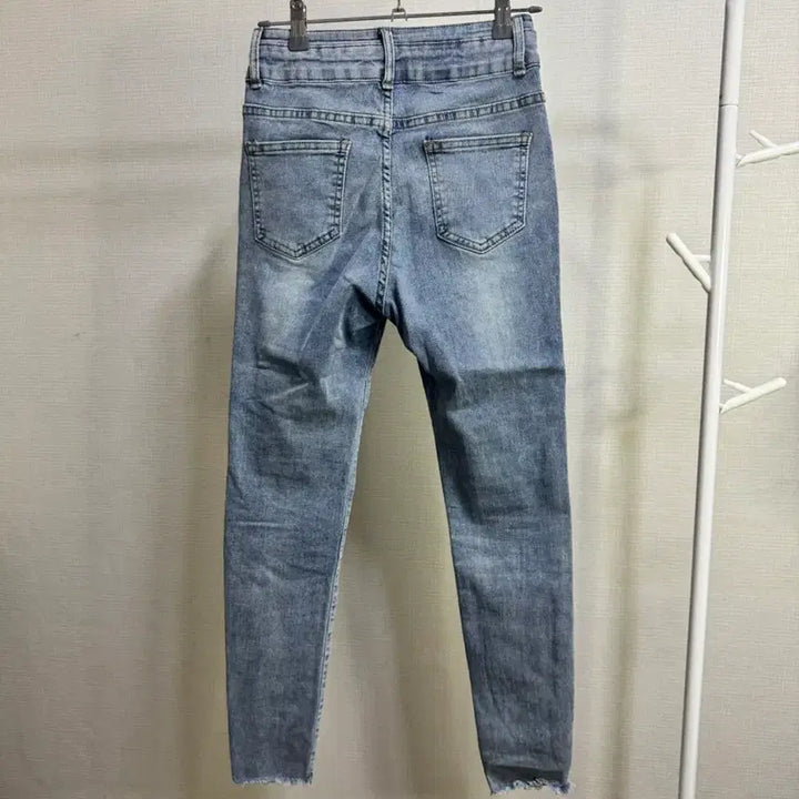[SOLD OUT] 새상품 예쁜핏 보장 하이웨스트 슬림 스판 컷팅 스키니 청바지 s