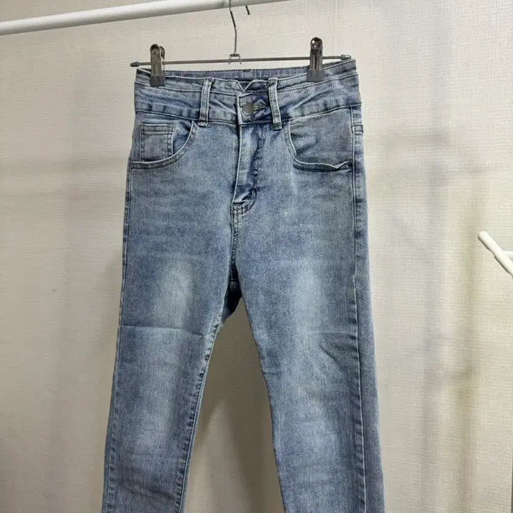 [SOLD OUT] 새상품 예쁜핏 보장 하이웨스트 슬림 스판 컷팅 스키니 청바지 s