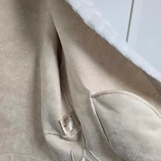 [BUNJANG] Eco Fur Hooded Mustang Jacket Ivory M / 에코퍼 무스탕 후드 자켓 아이보리 M