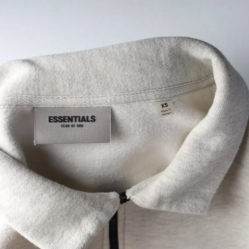 [BUNJANG] Fear of God Essentials Mock Neck Half Zip Sweatshirt / 에센셜 피어 오브 갓 21SS 모크넥 하프집 맨투맨 공용