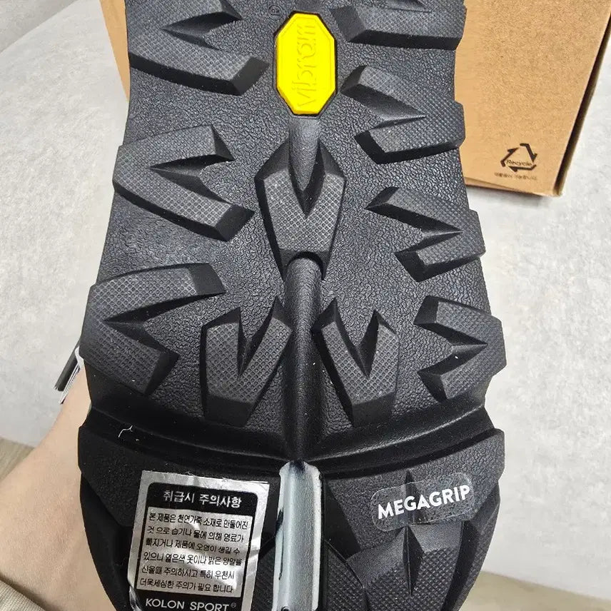 [BUNJANG] Kolon Sport Trypod Mid Charcoal Hiking Boots / 코오롱스포츠 트라이포드 미드 차콜색상 팝니다(새상품)