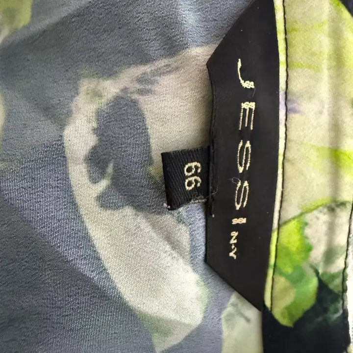 [BUNJANG] Jessi Blouse - Size 66 - Patterned Blouse / 제씨 블라우스 66