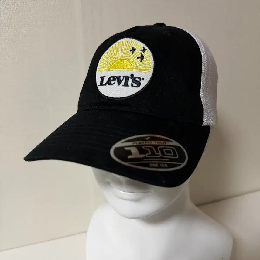 [SOLD OUT] 리바이스 110 FLEXFIT 트러커햇