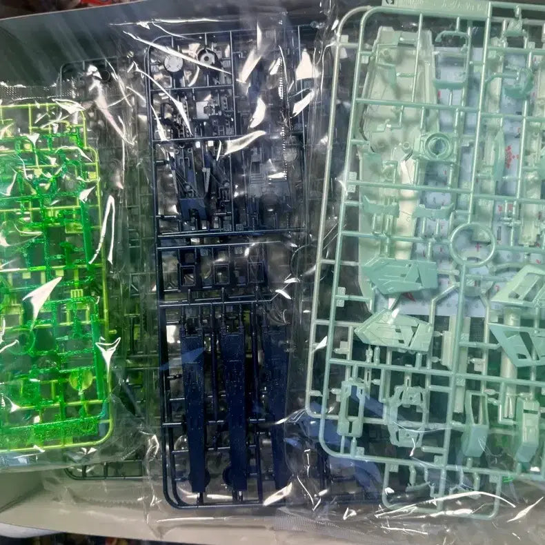 [BUNJANG] Bandai New Gundam MG Psycho Frame Ver. Ka Model Kit / 뉴건담 MG 사이코 프레임