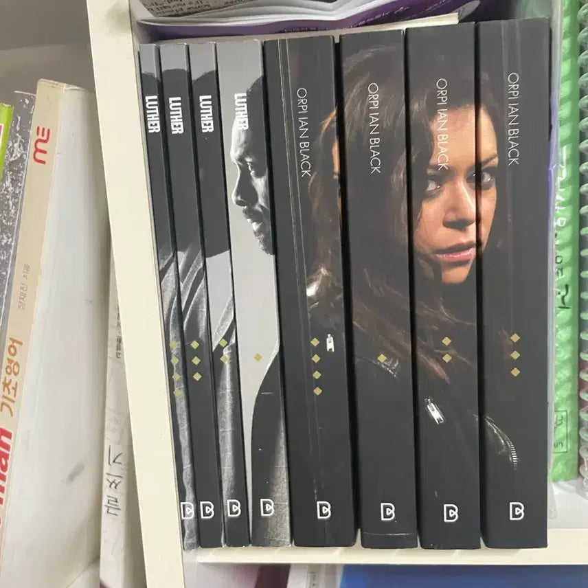 [SOLD OUT] 오펀블랙  + 루터 대본