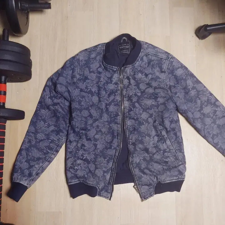 [BUNJANG] Japanese Printed Denim Stadium Jacket (M) / 일본 프린팅 데님 스타디움 자켓 m, 77