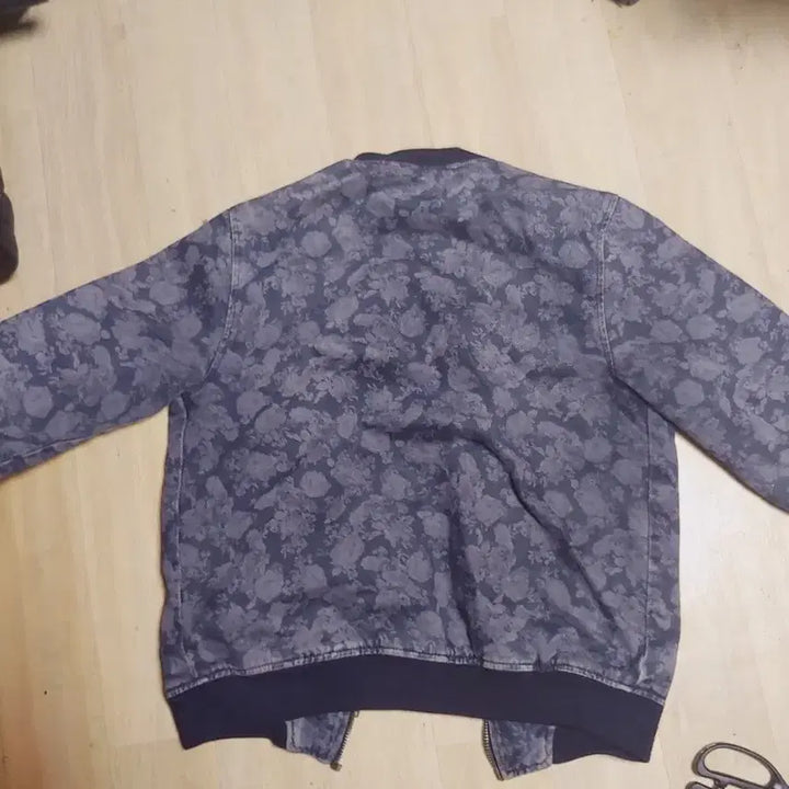 [BUNJANG] Japanese Printed Denim Stadium Jacket (M) / 일본 프린팅 데님 스타디움 자켓 m, 77