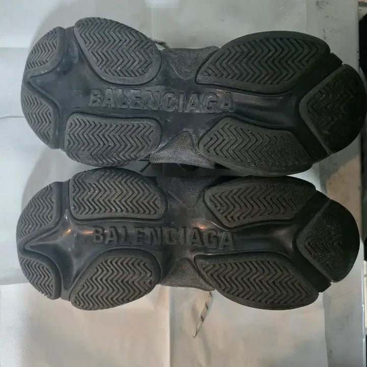 [BUNJANG] Balenciaga Triple S Black Sneakers / 발렌시아가 트리플S 블랙 판매합니다.