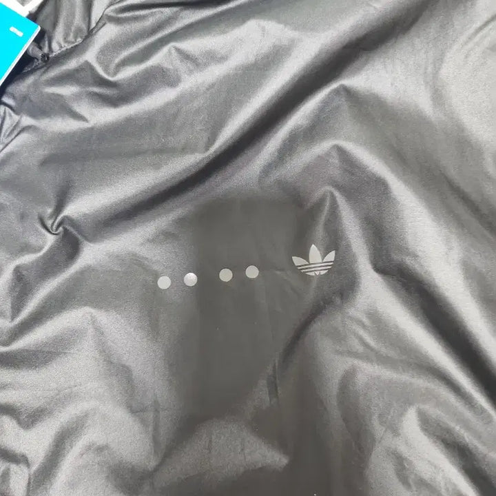 [BUNJANG] Adidas Windbreaker XL / 아디다스 바람막이 XL