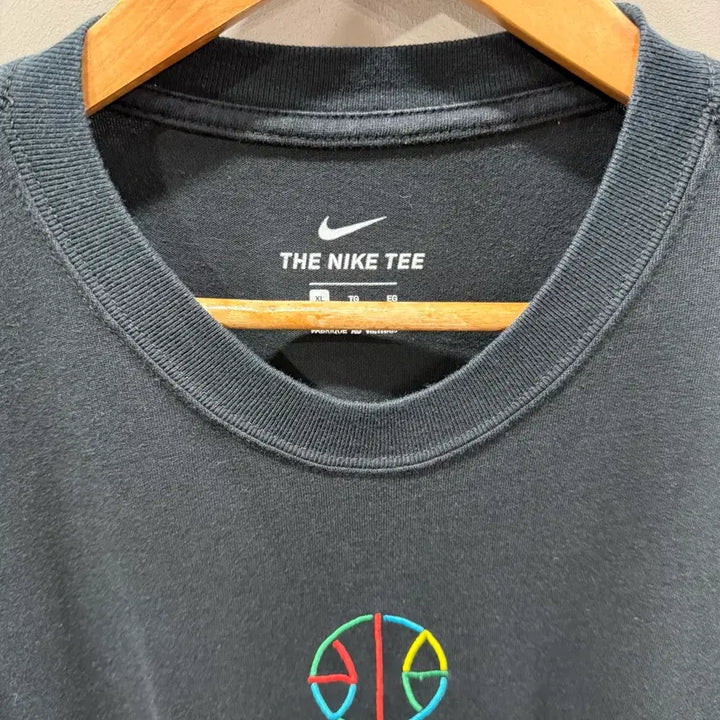 [BUNJANG] Nike Embroidered Short Sleeve T-shirt / XL 나이키 컬러 자수 반팔 티셔츠