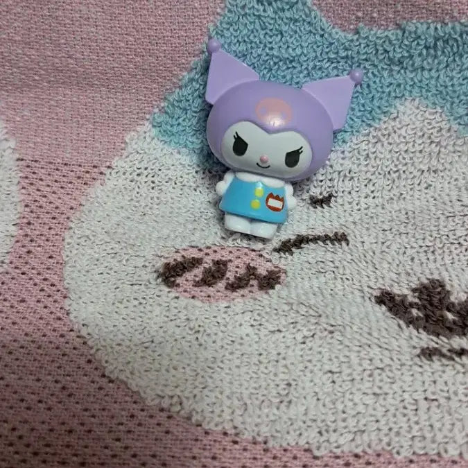 [BUNJANG] Sanrio Hello Kitty &amp; Kuromi Preschool Gacha Figure Set / 산리오 키티.쿠로미 어린이집 가챠 피규어 2종