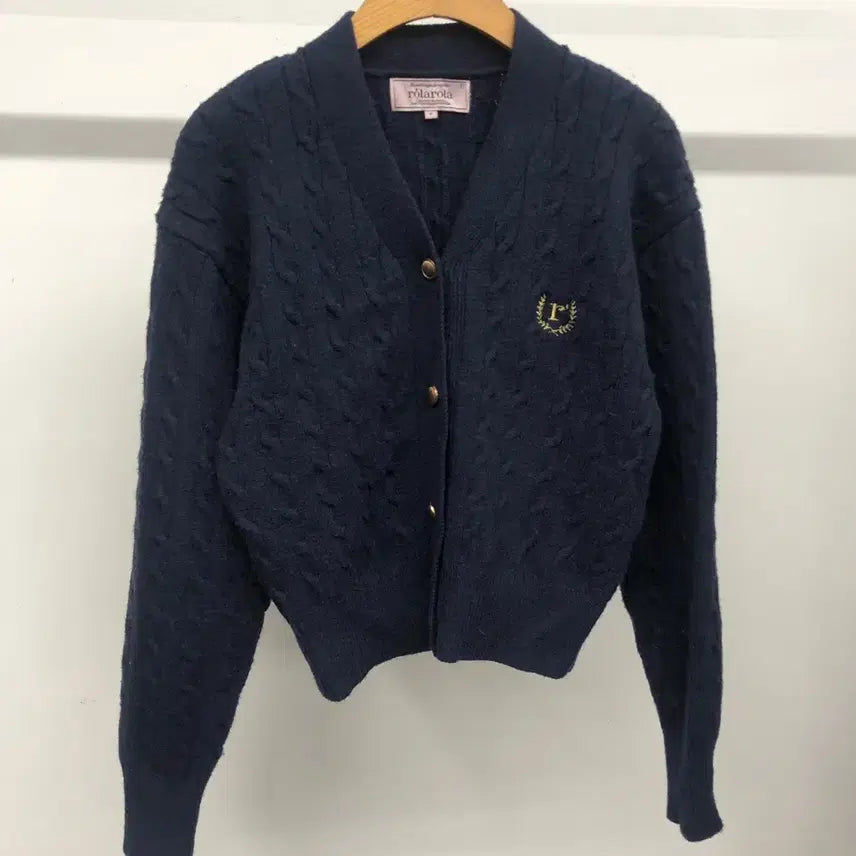 [BUNJANG] Rola Rola Cable V-Neck Knit Cardigan / 로라로라 케이블 V넥 니트 F